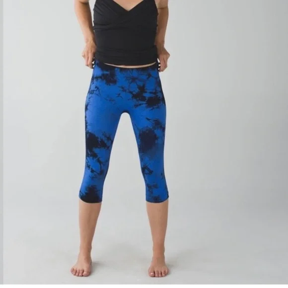 Lululemon" In the Flow Crop leggings black and blue-Size (6) - Picture 2 of 16